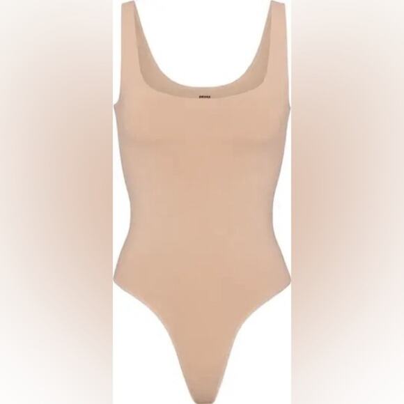 SKIMS Other - SKIMS Soft Smoothing Seamless Thong Bodysuit NEW NWT Clay